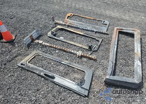 2023 Jeep Gladiator Sport z USA, uszkodzony, nr VIN 1C6JJTAM4PL544733